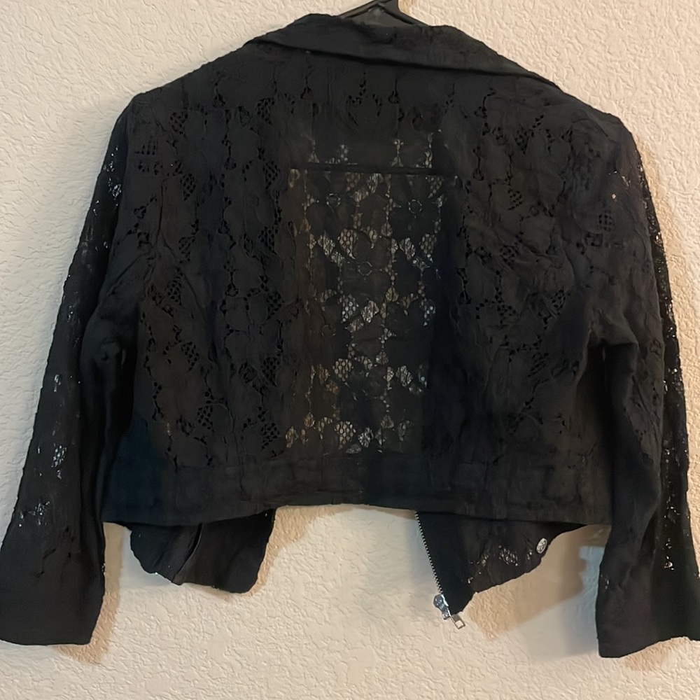 Lace Cropped Jacket - Picture 3 of 3